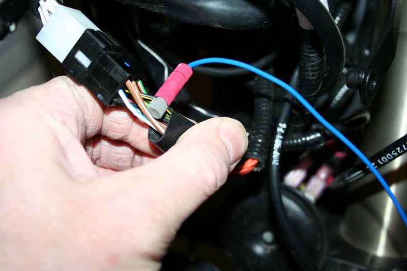 It is better to power the Brammo from this wire.
No power is on while charging the batteries. 12 volt tap.JPG